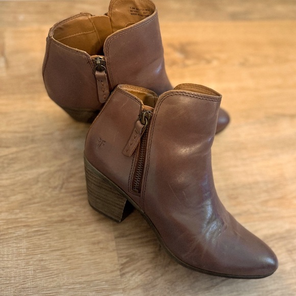 FRYE Brown Ankle Booties Judith Double Zip Leather Chunky Heel 7.5 - Picture 5 of 8